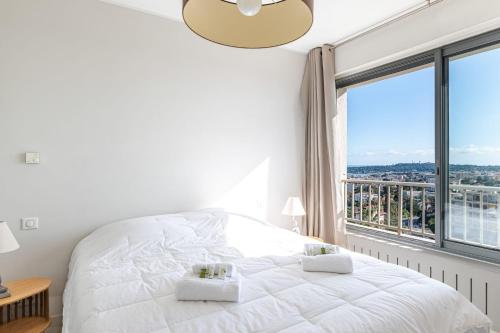 Apartment with pool - sea view