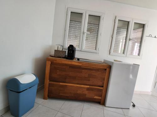 Pretty and comfortable outbuilding with swimming pool and garden