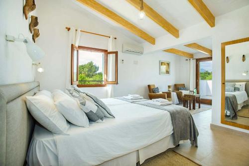 Can Gato by Sealand Villas