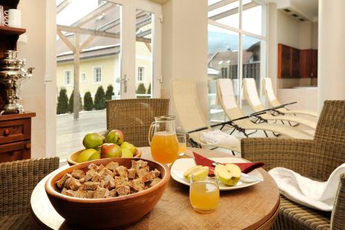 Comida en o cerca de este hotel