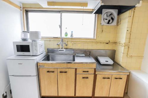 303Room 1 Stop from Ikebukuro Entire 35m on 3st Floor 2 Bedrooms for up to 6 Guests 3Minute Walk to Don Quijote