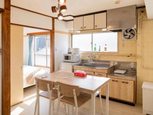 303Room 1 Stop from Ikebukuro Entire 35m on 3st Floor 2 Bedrooms for up to 6 Guests 3Minute Walk to Don Quijote