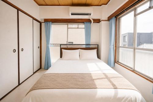 303Room 1 Stop from Ikebukuro Entire 35m on 3st Floor 2 Bedrooms for up to 6 Guests 3Minute Walk to Don Quijote