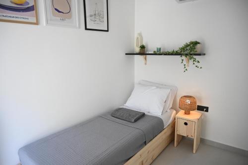 Under the Acropolis Plaka Luxury Apartment