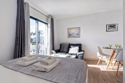 Forum Ocean View 4B by Homie