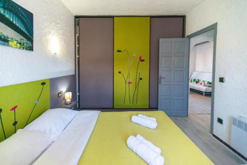 WELCS APARTAMENTO 496 EMP con piscina comunitaria