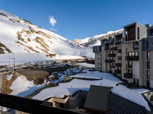Studio lumineux rénové avec balcon - Proche pistes