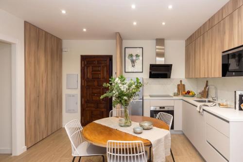 ChezmoiHomes Central Prime Apartment II FREE Parking