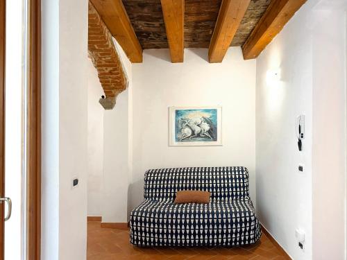 Historic apartment with private courtyard in Santa Croce