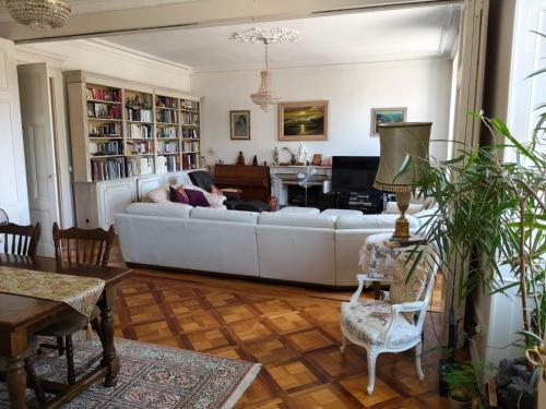 Spacious unique 150m2 apartment Geneva city center