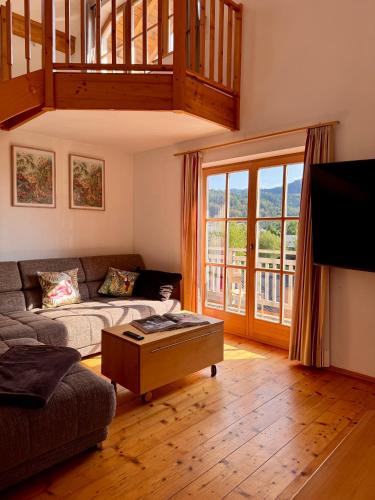 LIVA LIVING, Große Ferienwohnung mit 3 Schlafzimmern und traumhaften Ausblick