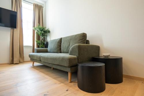 Stylish studio with queen-size bed Self check-in