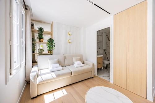 New Renovated Studio Invalides EiffelTower Paris 7