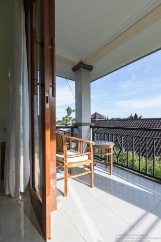 Balkón nebo terasa v ubytování Sudiana House