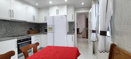 CASA COM VISTA E GARAGEm