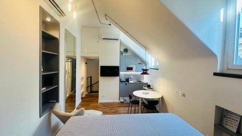Suite 38