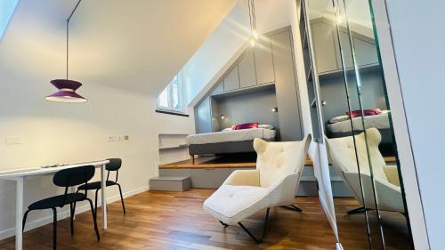 Suite 38