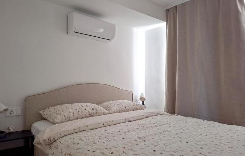1 Bedroom Beach Front Apartment In Krk