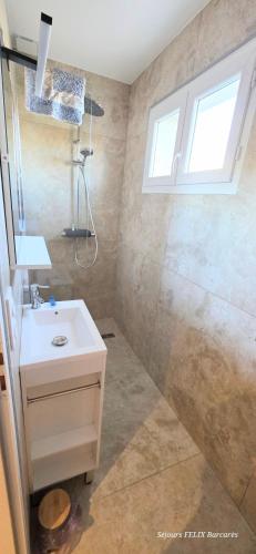 LE BARCARES - logement "Embrun" climatisé 2 chambres avec terrasse - plage, village de Noëlet commerces à pied - parking - 4 personnes - chien accepté