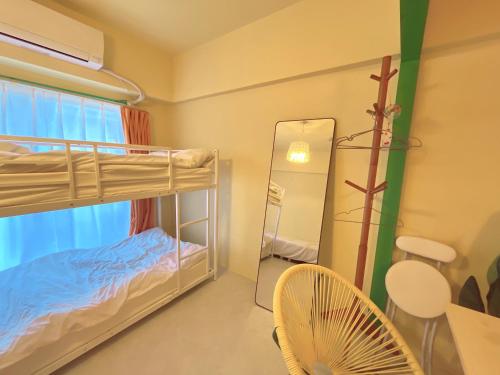 CreamyMoon Yellow 3 Beds Near from Airpot