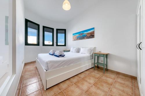 Mar y Ola - 250M to the Beach By Lanzarote Vacation Homes