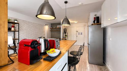 Studio Apartment for 4 Guests in Paris 11th - Central Location