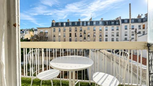 Studio Apartment for 4 Guests in Paris 11th - Central Location