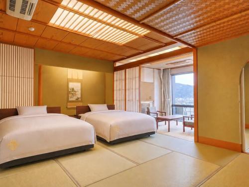 Yamashiro Onsen Miyabi no Yado Kaga Hyakumangoku