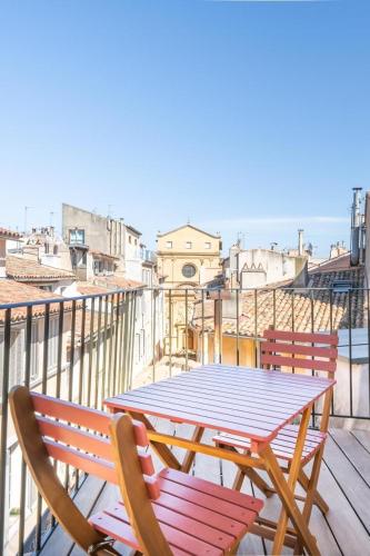 Les Heures Bleues with panoramic views of Aix