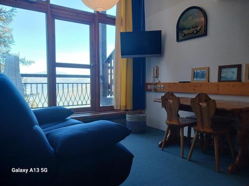 Résidence Aiguille Grive Bat Iii - Appartement 2 pièces 6 personnes en duplex, skis aux pieds, dans le village de Charmettoger à Arc 1800. MAE-6954