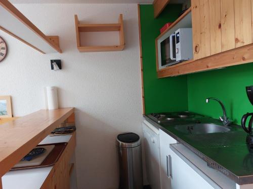 Résidence Aiguille Grive Bat Iii - Appartement 2 pièces 6 personnes en duplex, skis aux pieds, dans le village de Charmettoger à Arc 1800. MAE-6954