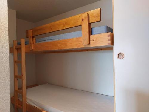 Résidence Aiguille Grive Bat Iii - Appartement 2 pièces 6 personnes en duplex, skis aux pieds, dans le village de Charmettoger à Arc 1800. MAE-6954