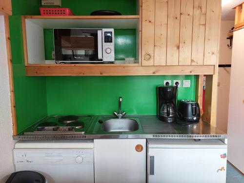 Résidence Aiguille Grive Bat Iii - Appartement 2 pièces 6 personnes en duplex, skis aux pieds, dans le village de Charmettoger à Arc 1800. MAE-6954