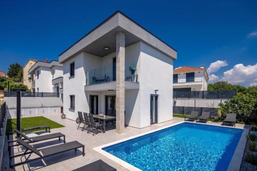 Villa Andreas With private Pool - Happy Rentals