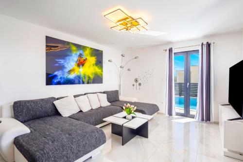 Villa Andreas With private Pool - Happy Rentals