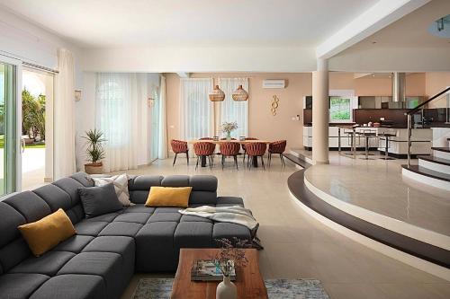 Luxury Panorama Vila with amazing Seaview in Gondolici 7 km from Rabac