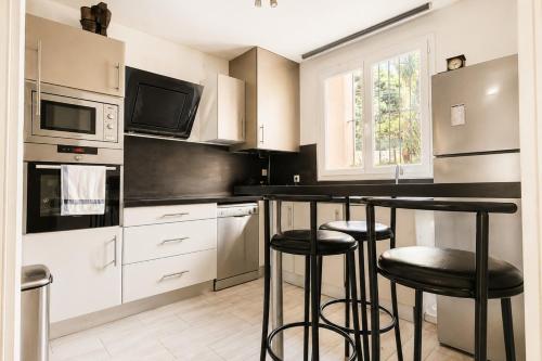 AC Duplex with Parking & Terrace Close to the Beaches BENAKEY