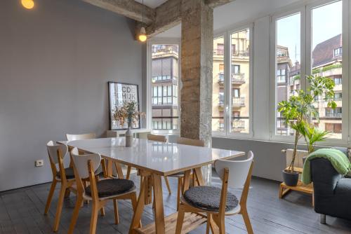 San Sebastian playa Zurriola-NO PARTIES AT HOME-NO FIESTAS EN CASA-300 meters to the beach-90 m2