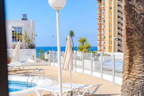 Azahara Playa Suites