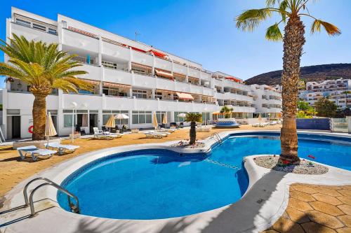 Azahara Playa Suites