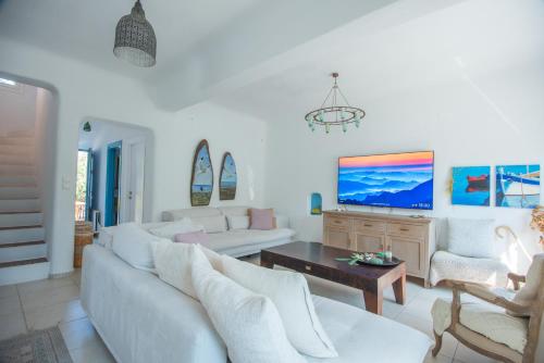 Villa Charoupi