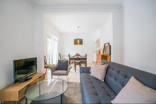 Apartment in Downtown Cascais with Garden