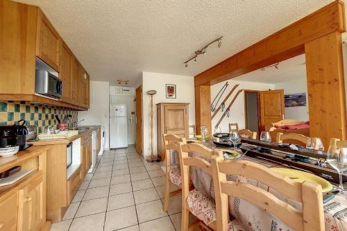 Résidence Aravis - Appartement spacieux · Skis aux pieds · Balcon vue station MAE-0244