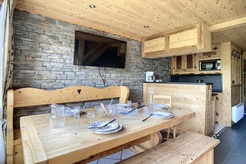 Résidence Caron - Appartement duplex rénové · Départ ski aux pieds · Balcon MAE-0694