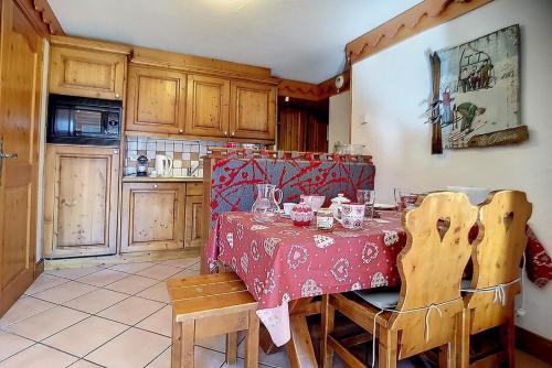 Résidence Alpages De Reberty - Appartement spacieux et lumineux · Proche des pistes · Balcon · Piscine MAE-0854
