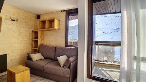 Résidence Coryles A - Appartement rénové avec coin montagne · Accès direct aux pistes · Balcon MAE-1064