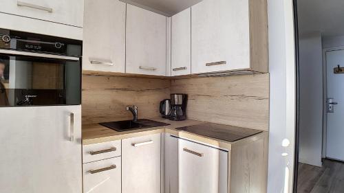 Résidence Coryles A - Appartement rénové avec coin montagne · Accès direct aux pistes · Balcon MAE-1064