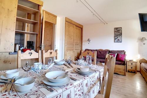 Résidence Origanes - Appartement confortable · Départ et retour skis aux pieds · Balcon Parking inclus MAE-1034