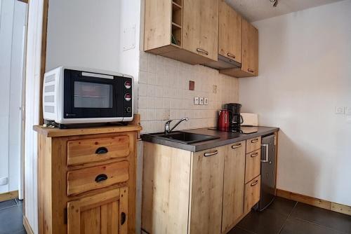 Résidence Le Sorbier - Appartement rénové · Départ et retour skis aux pieds · Vue sur les pistes MAE-1294