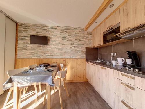 Résidence Ski Soleil - Appartement rénové · Départ ski aux pieds · Balcon MAE-1254